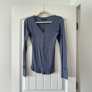 ABERCROMBIE & FITCH LONG SLEEVE HENLEY